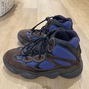 Yeezy 500 “Tyrian”